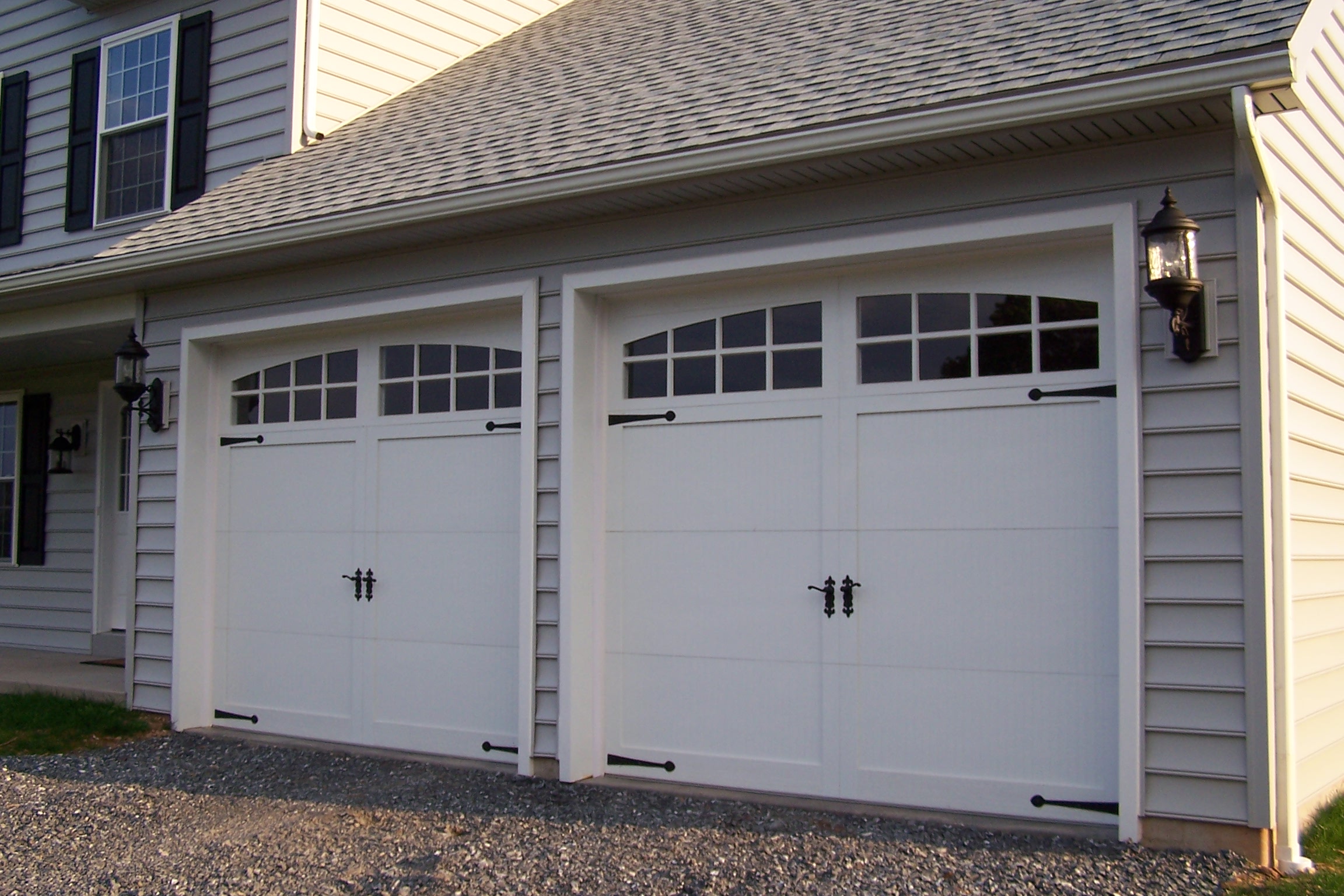 Sectional-type_overhead_garage door
