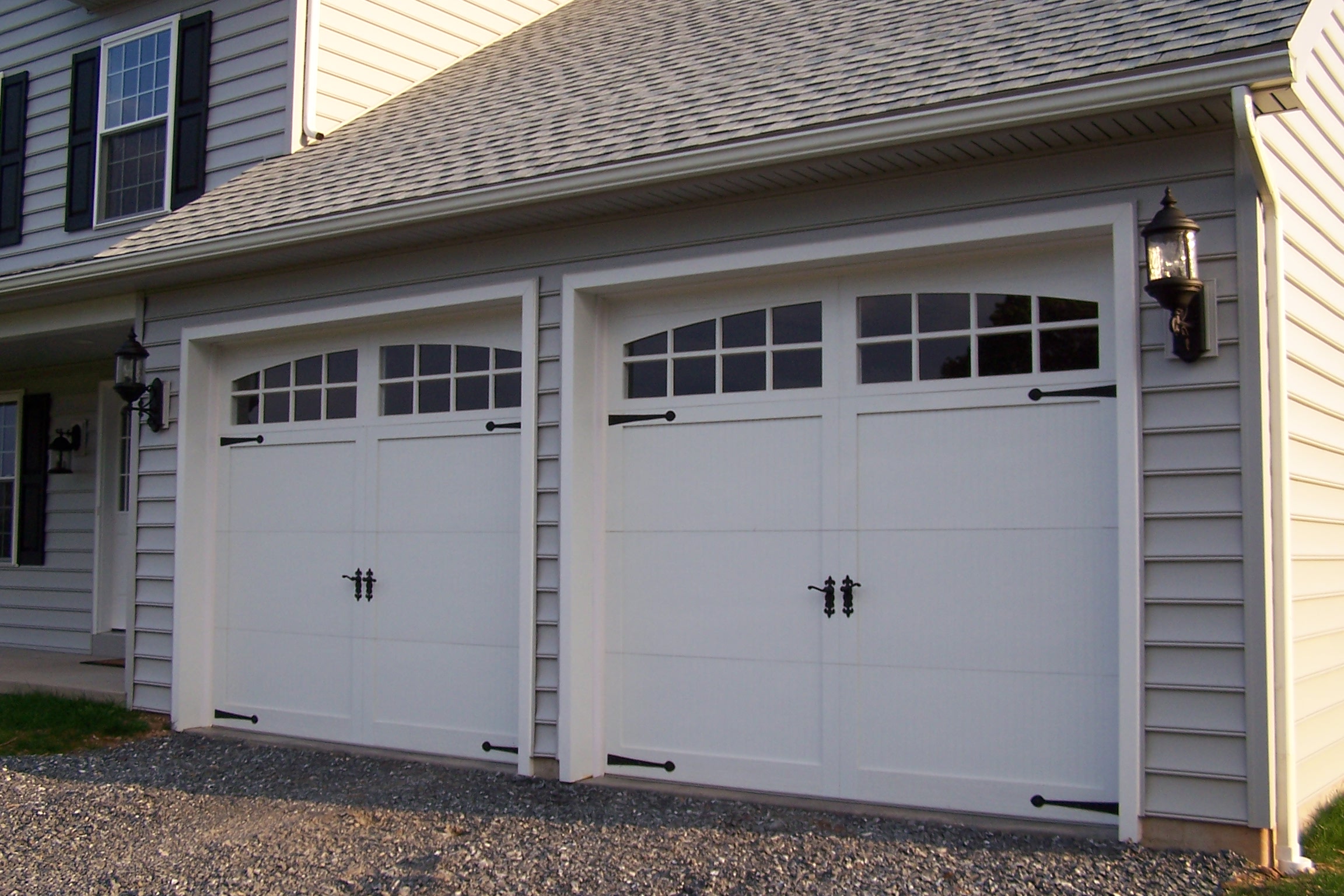 Sectional-type_overhead_garage door
